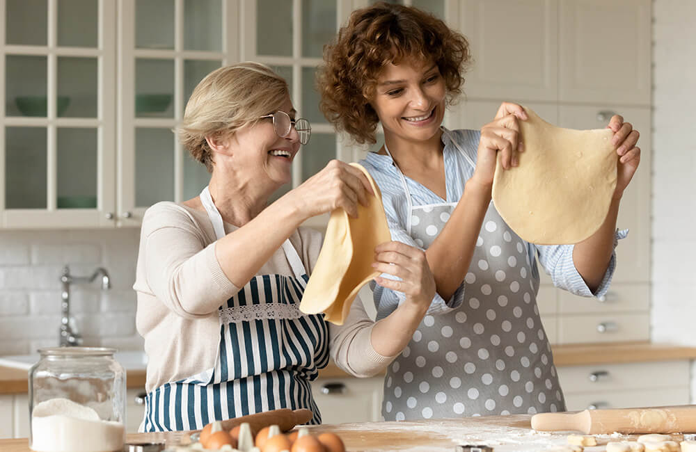 Cocinando con personas mayores